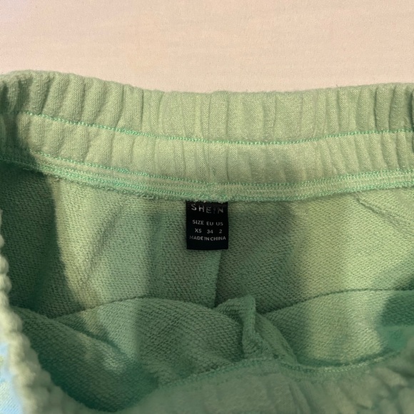 High Waisted Green Cotton Elastic Waistband Shorts - Picture 5 of 5